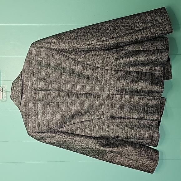 Silver and black blazer - Picture 4 of 4